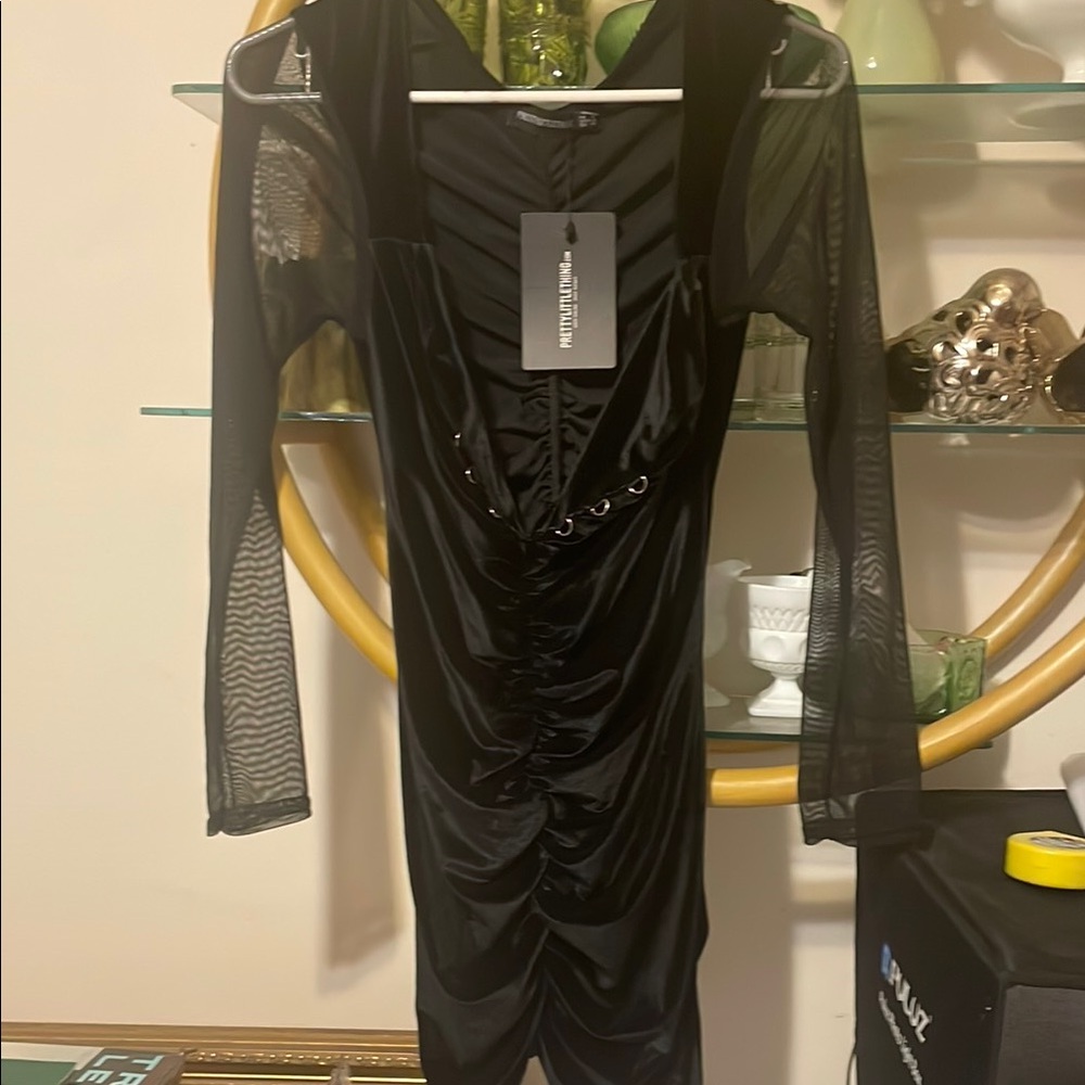 Pretty Little thing women's Party dress/Black Mesh Sleeve Dress
